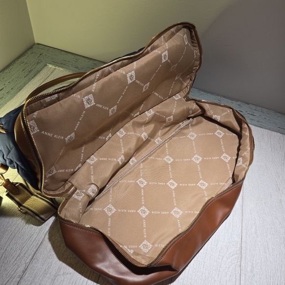 ANNE KLEIN Navy Quilted Weekender Bag Brown Faux Leather Dual Compartment 20x14 - Picture 9 of 13